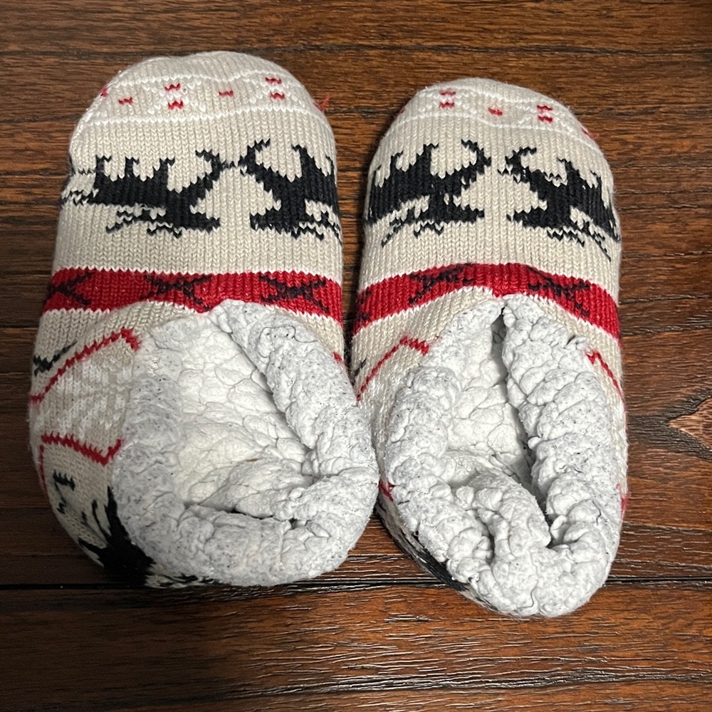 Women's Knit Lined Slippers - Red, Black, Cream with Sweater-Style Deer Pattern